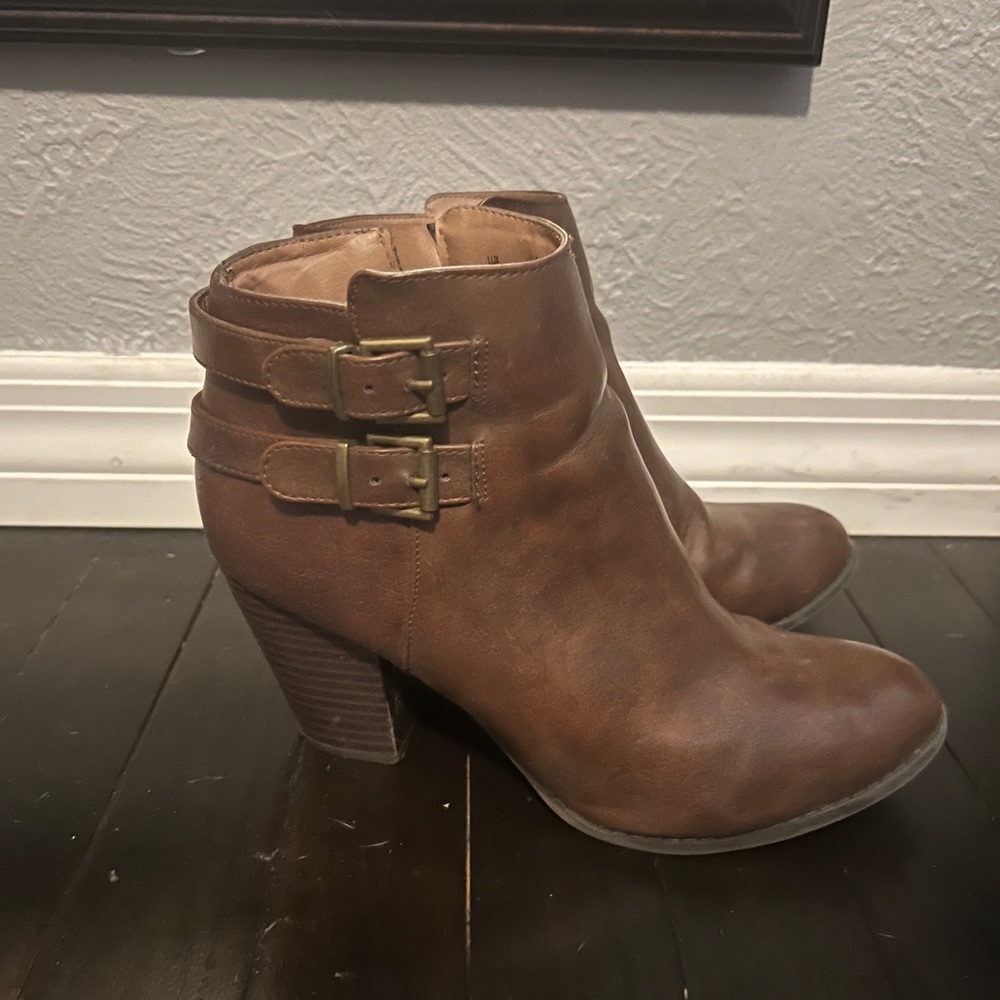 Lux brown boots
